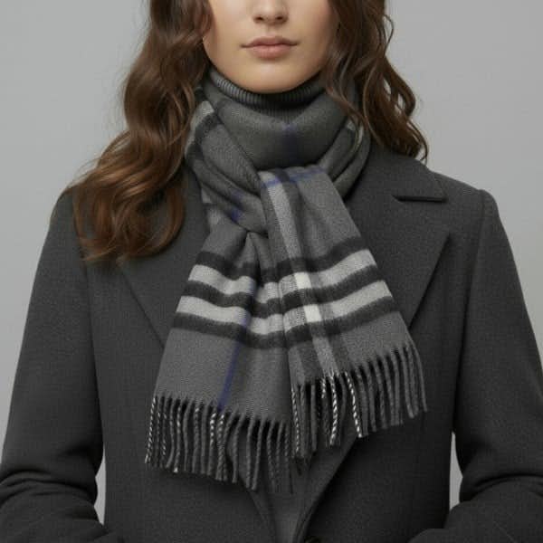 30代女性におすすめのバーバリーのマフラー.jpg
