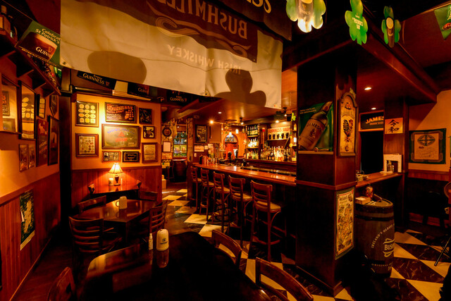 おすすめの出会いスポット6. The Smuggler’s IRISH PUB
