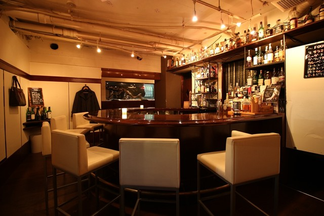 おすすめの出会いスポット7. バー スノー