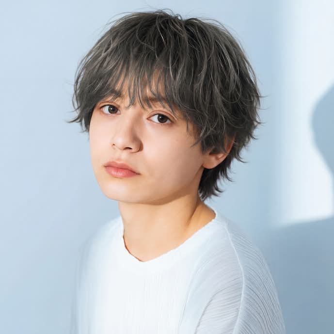 グレーアッシュ×マッシュウルフ×動きのある束感:「ビューティーン メイクアップカラー グレーアッシュ」で近いニュアンスを再現しやすい