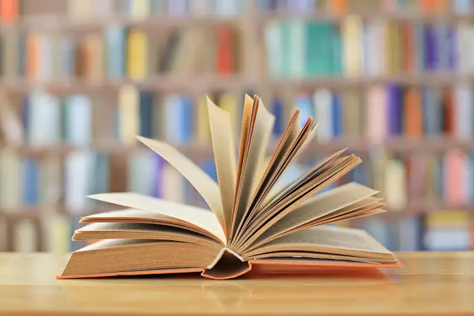 一生に一度は読むべき本のおすすめ集。絶対読みたい人気の小説・文庫本を紹介!