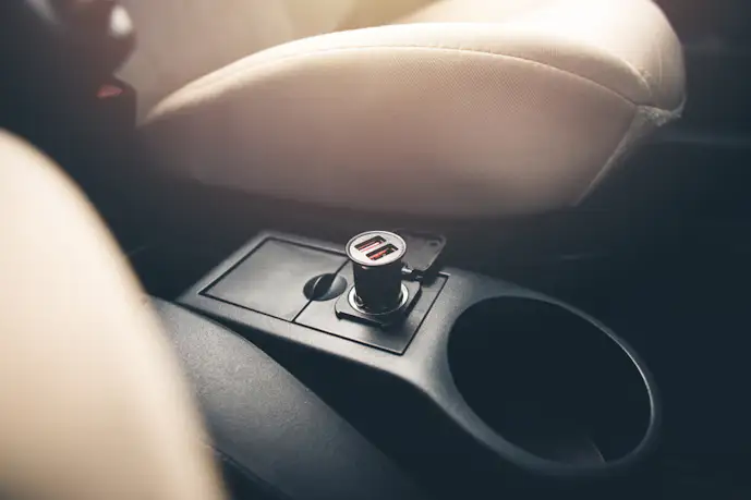 【2025年】シガーソケットUSBのおすすめ10選。車内でスマホを急速充電しよう