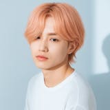 ピンクベージュのメンズ髪色25選。明るめ・...