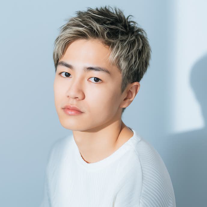 白髪を自然に活かして、40代でも垢抜けた印象を演出できるから