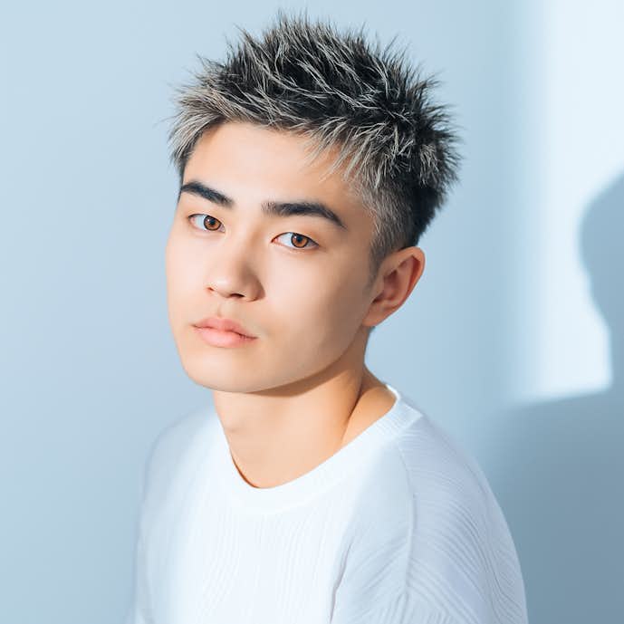 白髪を自然に活かして、40代でも垢抜けた印象を演出できるから