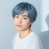 ブルーアッシュのメンズ髪色30選。明るめ・...