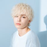 ホワイトミルクティーのメンズ髪色20選。明...