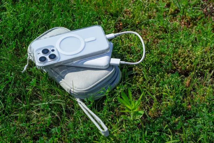モバイルバッテリーポーチのおすすめ人気ランキング。持ち運びに便利な収納ケースとは