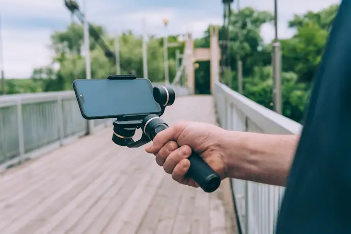 スマホ用のスタビライザーのおすすめ11選。動画撮影時に手ぶれを防ぐ人気商品を徹底解説
