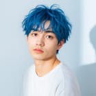 青髪のメンズ髪色25選。明るめ暗めのヘアカ...