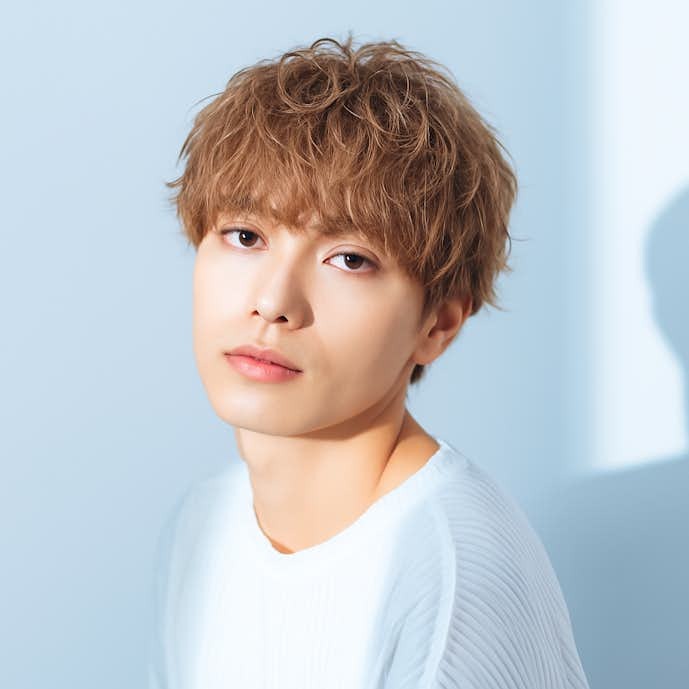 ミルクティーブラウンのメンズ髪色2...