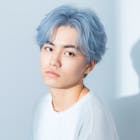 ブルーシルバーのメンズ髪色21選。明るめ暗...
