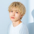 メンズの金髪スタイル34選。明るめ暗めの髪...