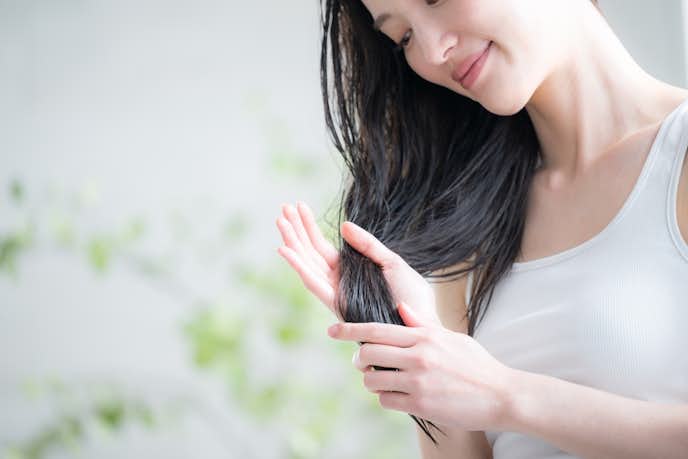 7. 洗い流さないトリートメントは毛先中心に朝晩使う