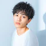 ブリーチなしアッシュグレーのメンズ髪色11選。明るめ暗めのヘアカラー色見本を大公開!