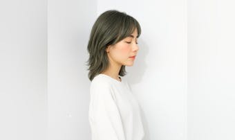 カーキグレージュの髪色17選。明る...