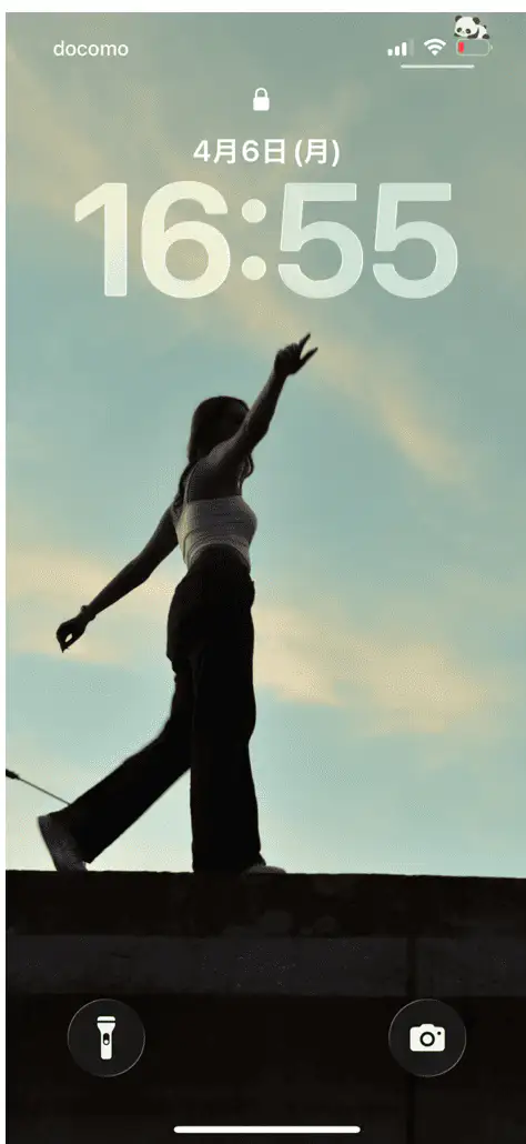 BeautyPlusでバッテリーの上にステッカーを貼った画像