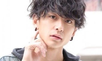 メンズ髪型 ミディアム パーマ12選 おすすめワックス セット方法まで解説 Smartlog メンズ髪型 ミディアム パーマ12選 おすすめワックス セット方法まで解説 Smartlog