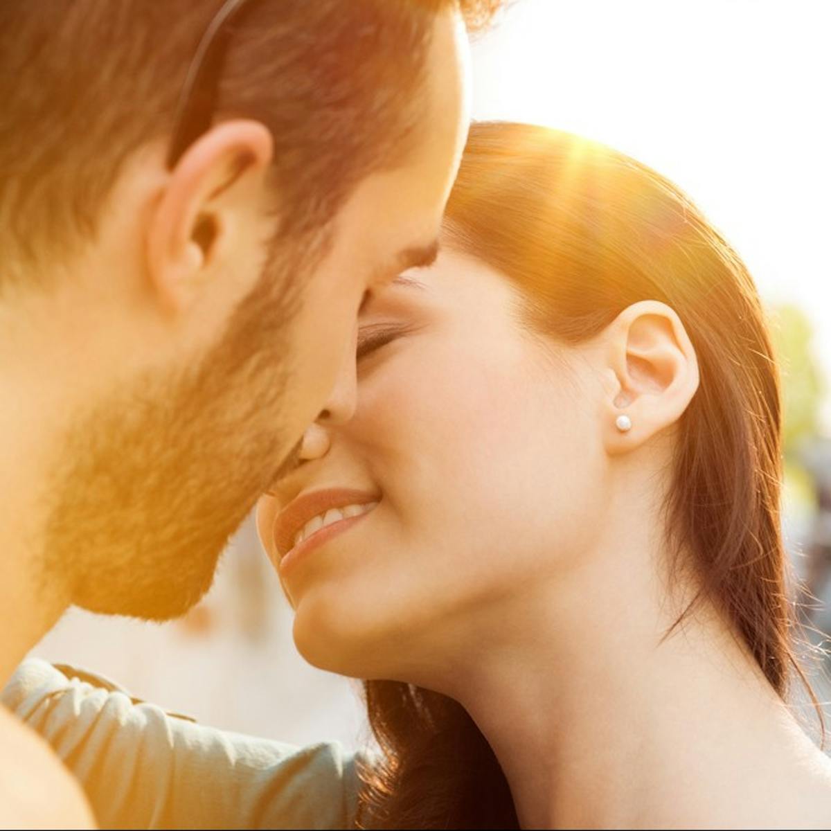 キスしたい心理を刺激する 女性とキスをする方法とは Smartlog キスしたい心理を刺激する 女性とキスをする方法とは Smartlog
