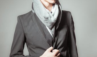 メンズ マフラーの人気ブランド17選 おしゃれ男子に人気の商品とは Smartlog メンズ マフラーの人気ブランド17選 おしゃれ男子に人気の商品とは Smartlog