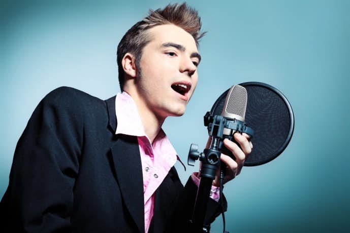 カラオケで歌いやすい曲30選 音痴な男性が歌えるゆっくりな曲とは Smartlog