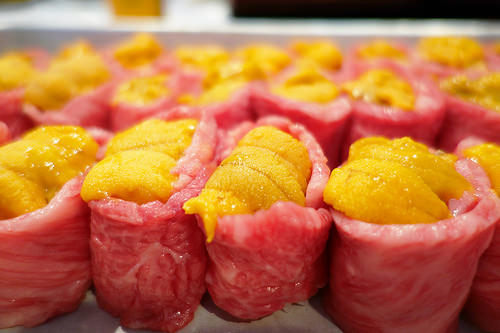 ウニの牛肉軍艦