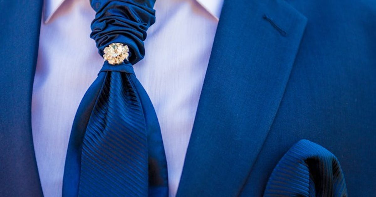 ブルースーツで絶対に外さない着こなし術 かっこいいコーディネートとは Smartlog ブルースーツで絶対に外さない着こなし術 かっこいいコーディネートとは Smartlog