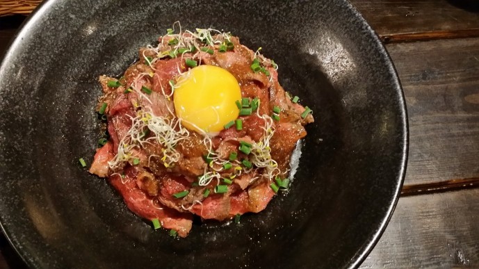 ハルベルバル　ローストビーフ丼