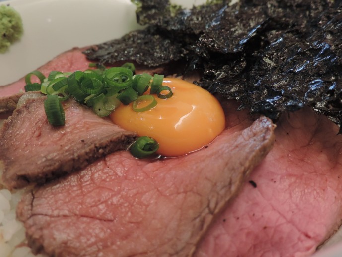 焼き肉ここから　ローストビーフ丼