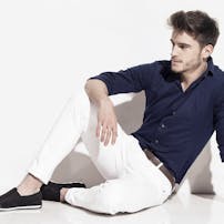 レッドパンツで冬コーデに彩りをプラス 女性ウケ抜群のおすすめ着こなし術5選 Smartlog