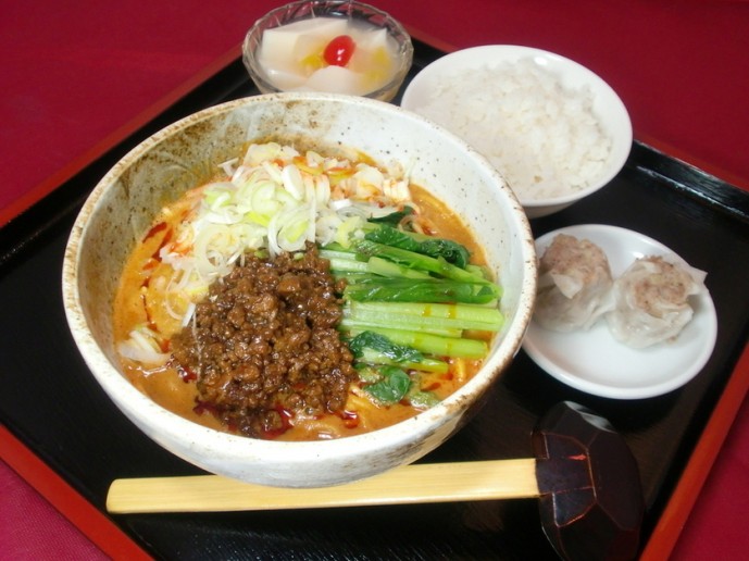 秀山のおすすめ担々麺