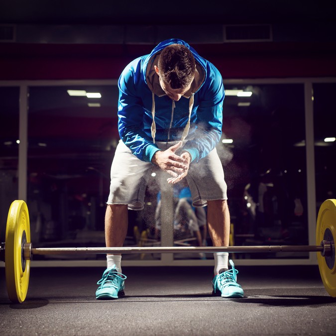 デッドリフトの効果的なやり方。筋トレ効果が高い種類別のフォームとは？