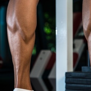 ドンキーカーフレイズで力強い下半身を。効果的なやり方＆コツ