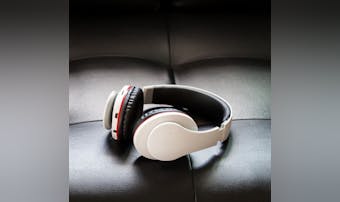 Bluetoothヘッドホンで快適...