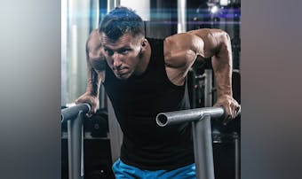ディップスの効果的なやり方。正しい...