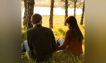恋愛依存症の男性の特徴とは?依存体...