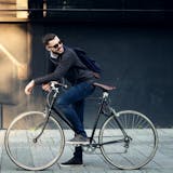 おしゃれなストリート系リュックを持ち歩こう