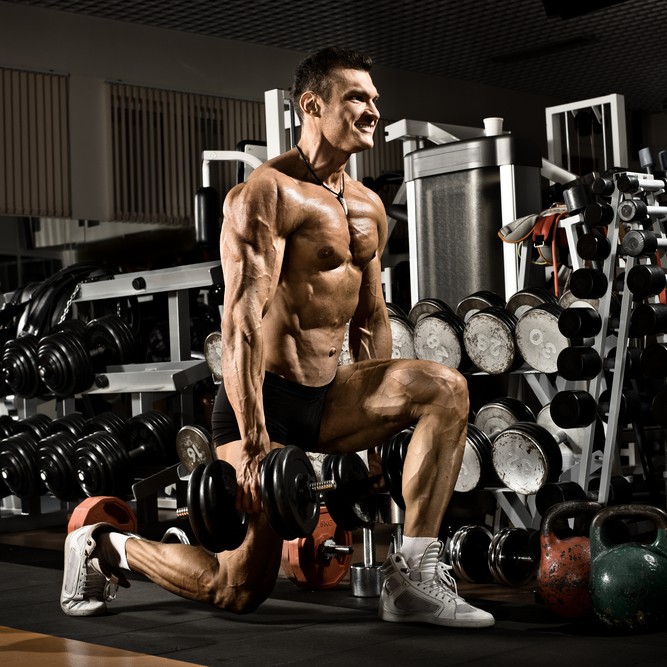 バックランジの効果的なやり方｜太ももへの筋トレ効果を高めるコツとは？