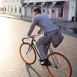 今話題のサコッシュで快適なオフスタイルを。おすすめ人気モデル12種類