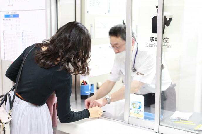 マフラーを忘れる南雲穂波