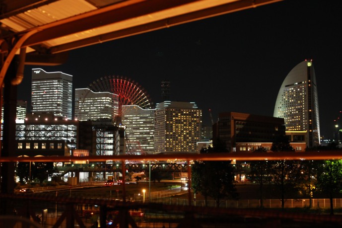 赤レンガのテラス席