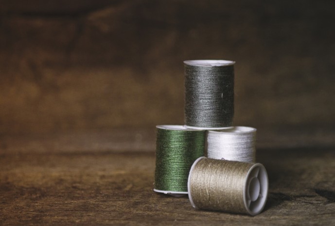 カーキとはどんな色なのか