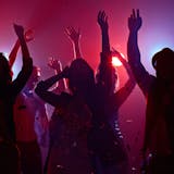 ダンサーが教えるダンスステップ