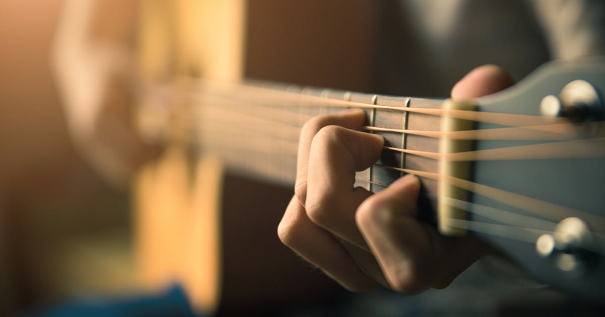 アコギの弾き語りをするならこれ かっこいい日本の名曲4選 Smartlog アコギの弾き語りをするならこれ かっこいい日本の名曲4選 Smartlog