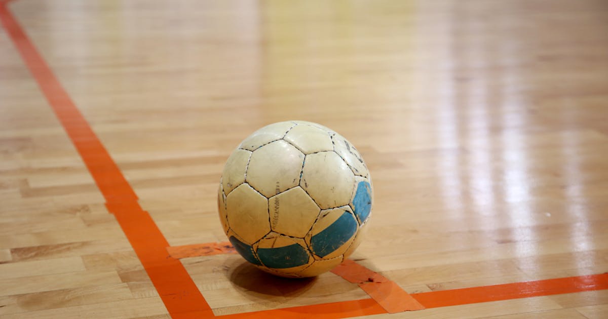 かっこいいスポーツ男子に フットサルのルールまとめ 初心者 Smartlog かっこいいスポーツ男子に フットサルのルールまとめ 初心者 Smartlog