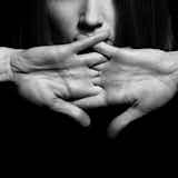 彼女の口が臭い原因は?口臭が気になる日にできる対策