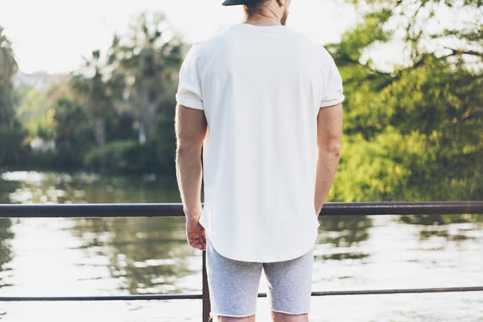 白tシャツで おしゃれ に仕上げる 8パターンの着こなし術を大公開 Smartlog