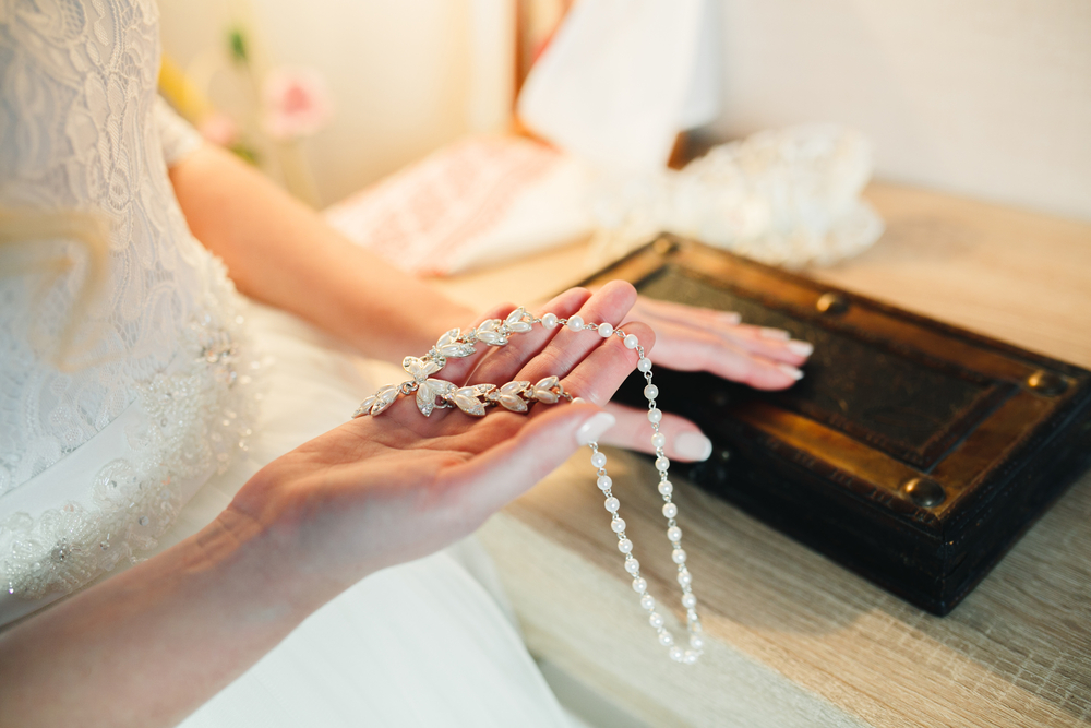 “1万円以下”で買えるネックレス5選。ホワイトデーで彼女が笑顔になるお返しを