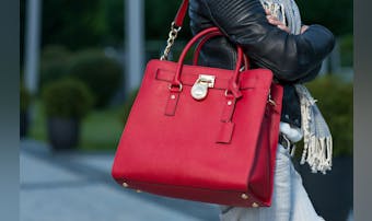 ホワイトデーは人気のバッグでお返し...