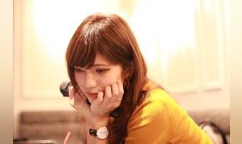 関西の美人モデルに聞く、カラオケで...